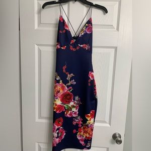 Floral dress, never worn, Size 4.